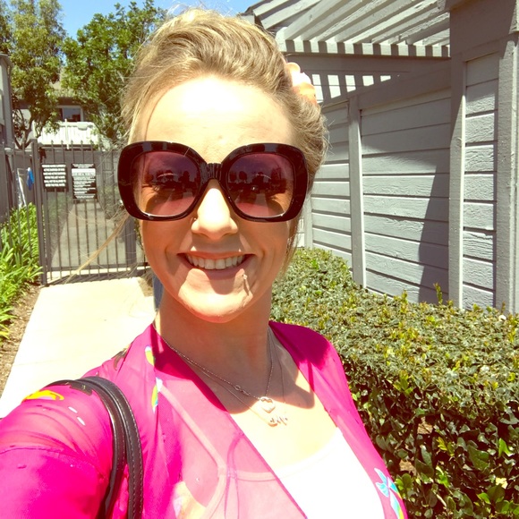 Meet your Posher, Ashley - Picture 2 of 8